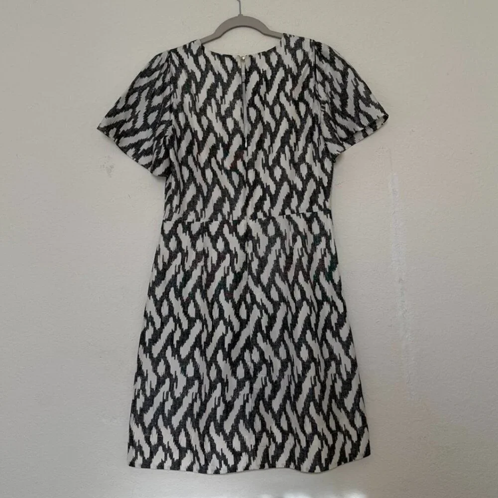 J. Crew dress in gray and cream 100% silk ikat print with cap sleeves size 4